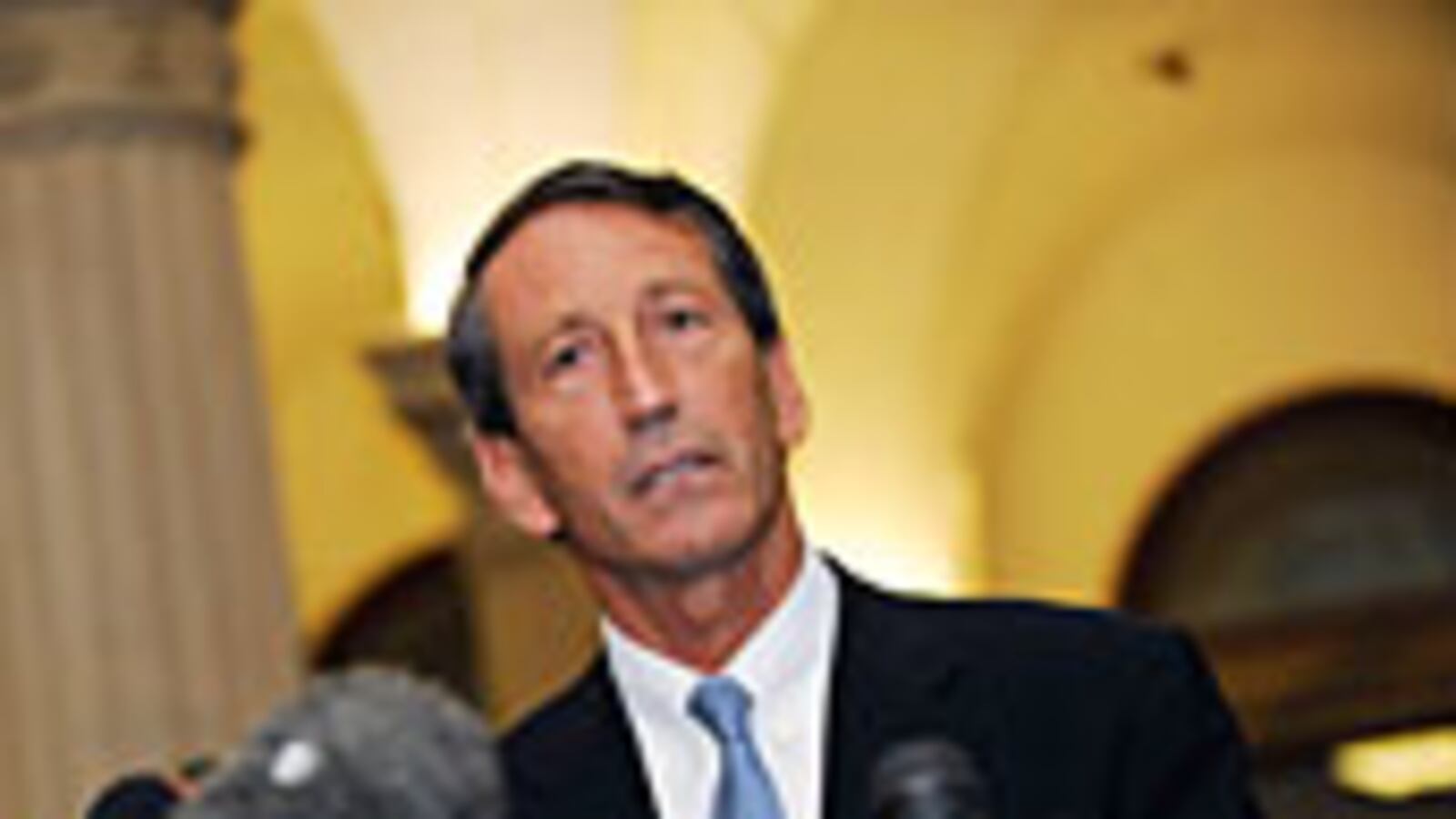 articles/2009/06/26/mark-sanford-is-a-romantic-hero/crair-gov-love_34353_diijje