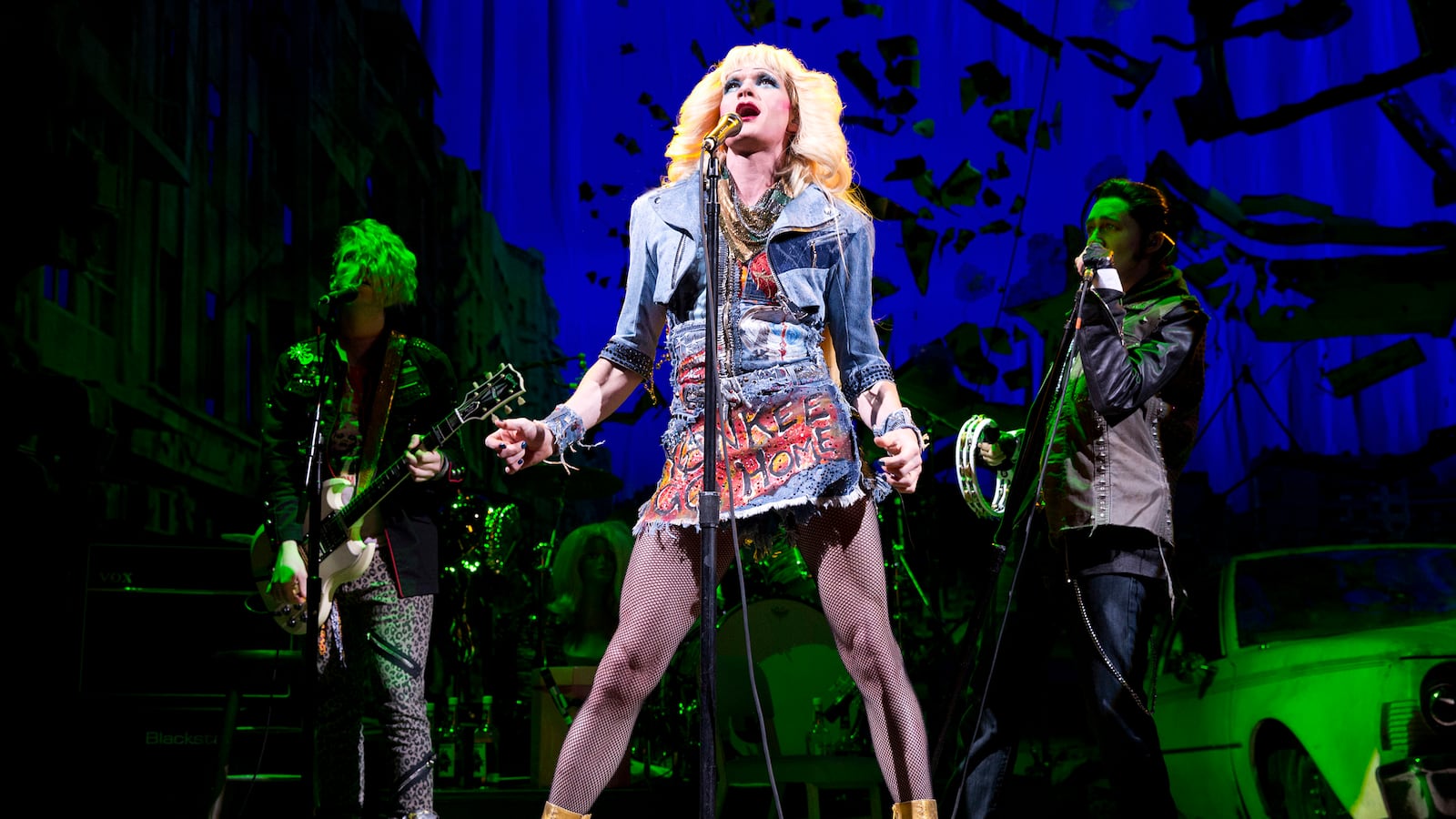 articles/2014/05/19/the-best-plays-on-broadway/140512-best-plays-lexus-tease_iybstr