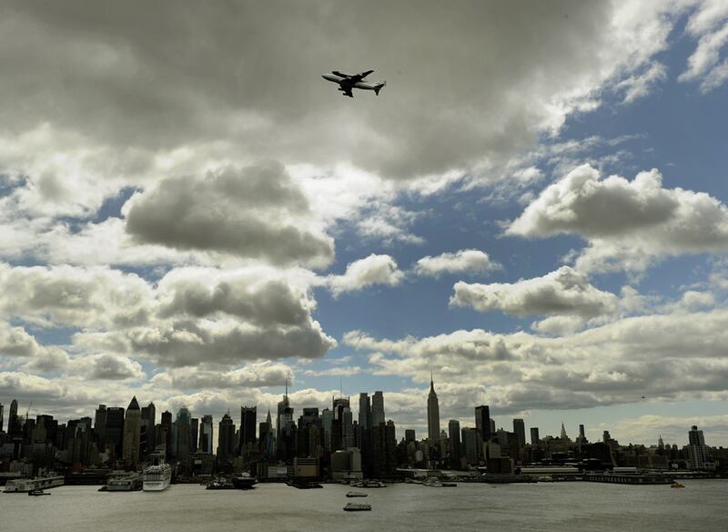 galleries/2012/04/27/shuttle-enterprise-flies-over-new-york-photos/space-shuttle-intrepid-3_rgpwjx