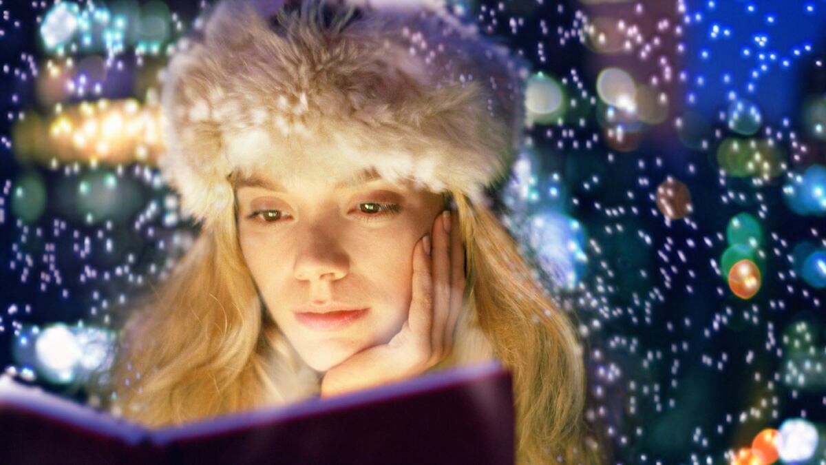 articles/2011/12/23/twelve-unusual-christmas-reads/christmas-reads-beck-tease_oj5m40