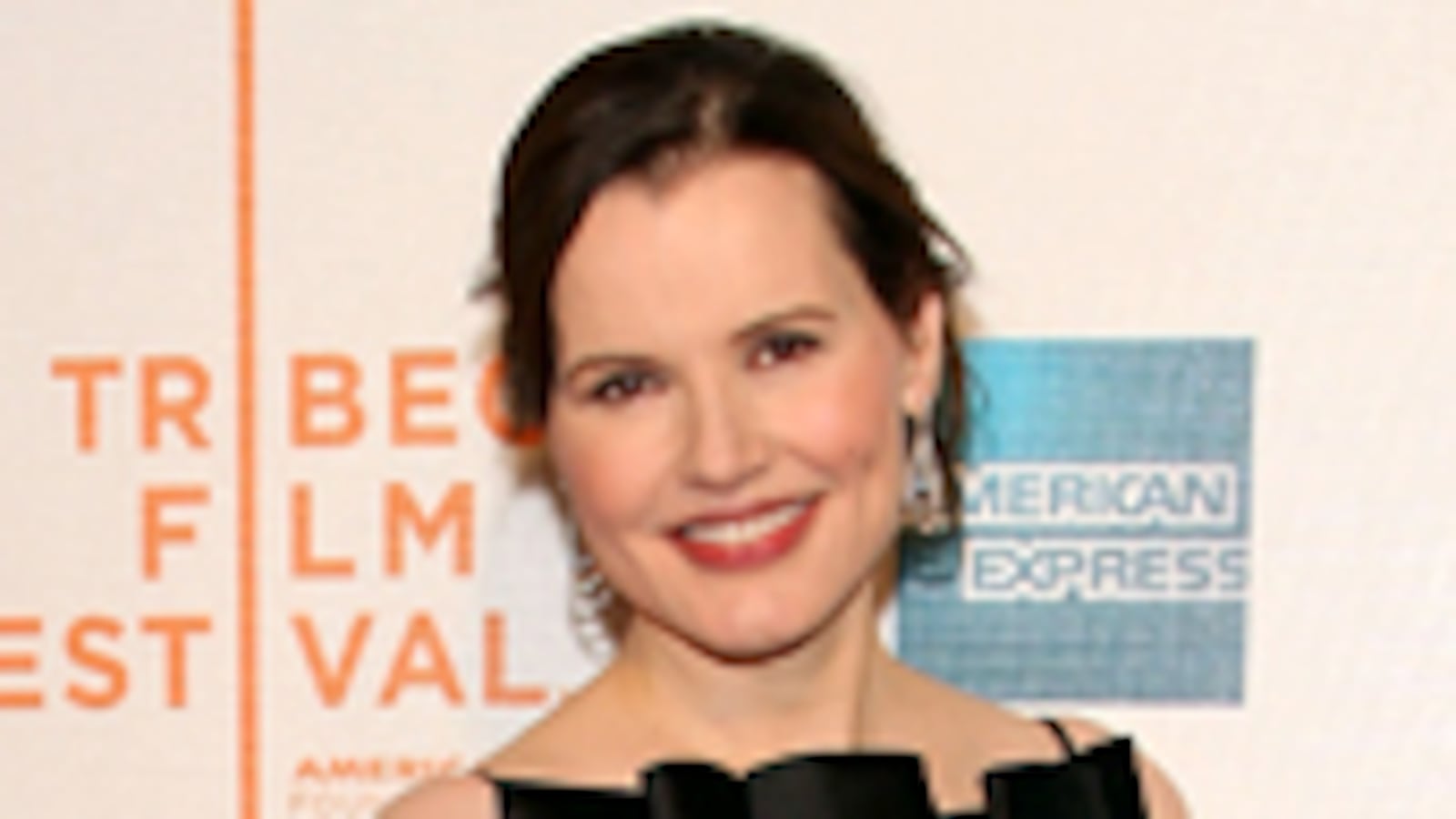 articles/2009/04/27/still-in-a-league-of-her-own/syme-geena-davis_24066_wig5ac