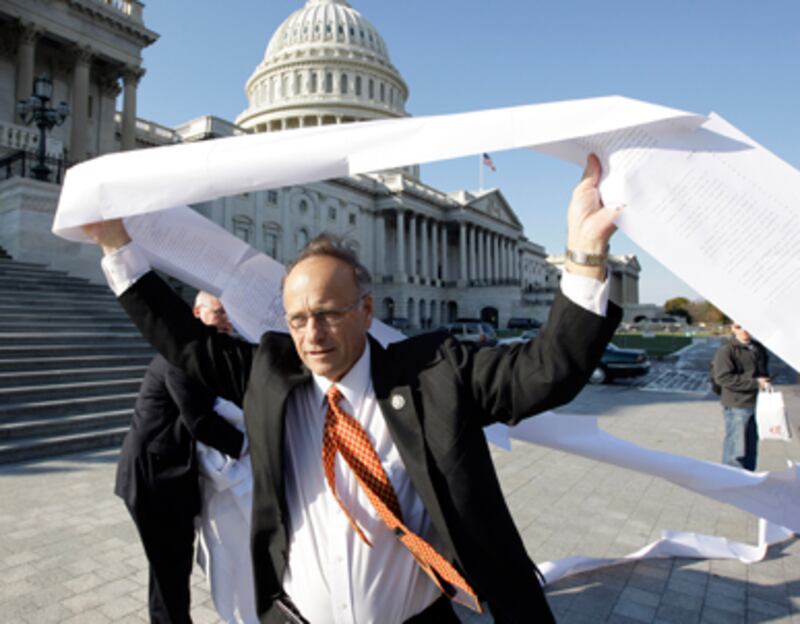 articles/2010/12/16/mike-castle-and-bob-bennett-tea-party-victims-support-group/sarlin-tax-deal_147567_q40c2q