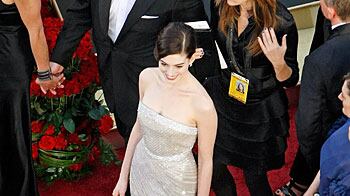 articles/2009/02/23/dress-makers/bennett-oscars_15501_n1gnyc