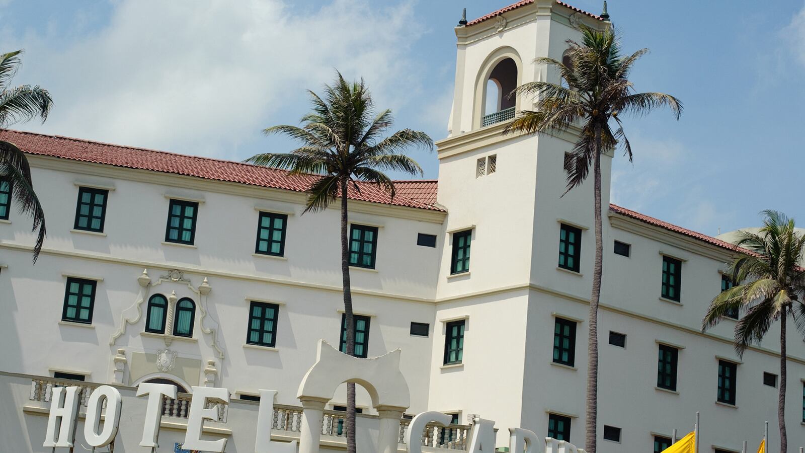 cheats/2012/04/20/photos-of-secret-service-woman-emerge/secret-security-prostitution-cheat_mnmoum