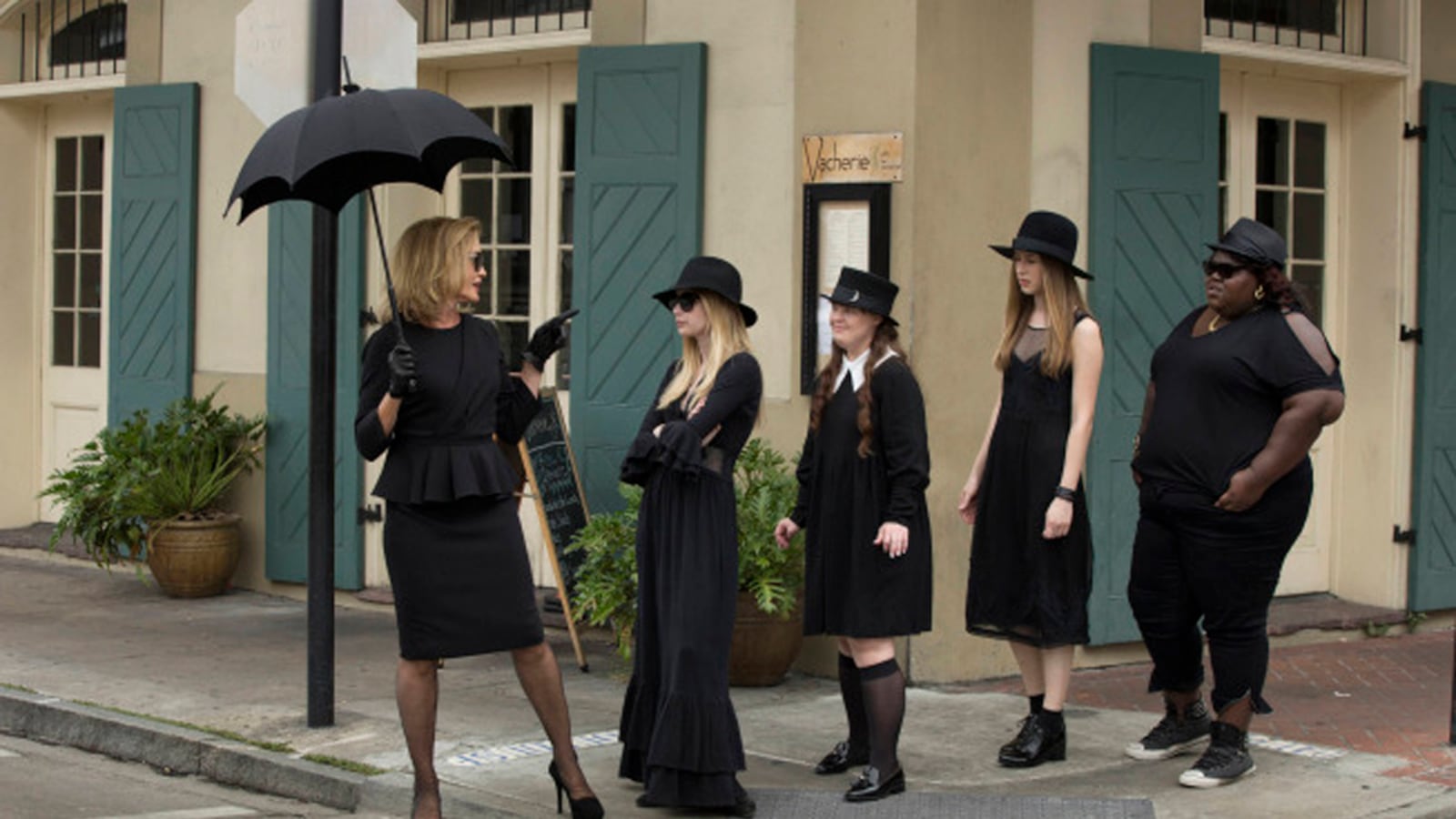articles/2013/10/09/american-horror-story-coven-is-creepy-hilarious-and-scary-good/131009-american-horror-story_ppg1ql