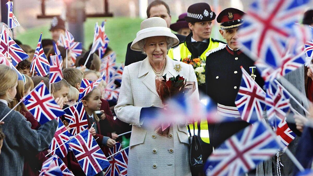 articles/2013/05/31/queen-visits-london-terror-attack-site/queen-woolwich_s0dlwc