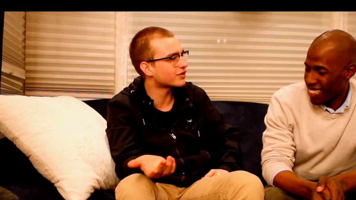 articles/2012/11/28/is-christopher-hudson-behind-angus-jones-s-two-and-a-half-men-attack/angus-t-jones-christopher-hudson-video-tease_j09qmx