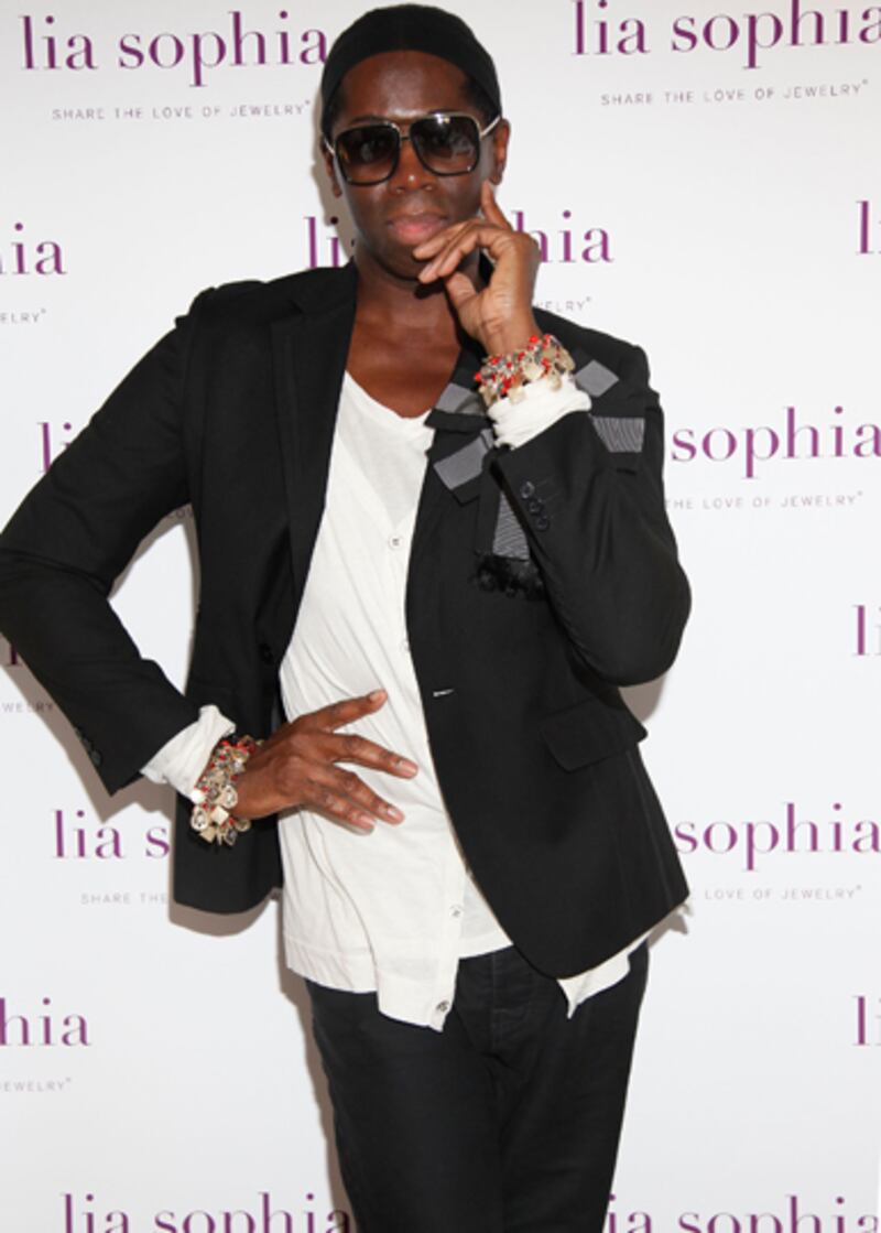 galleries/2011/11/11/oscar-de-la-hoya-andrej-pejic-and-more-famoust-cross-dressers-photos/famous-cross-dressers-ms-j_qm3d4i