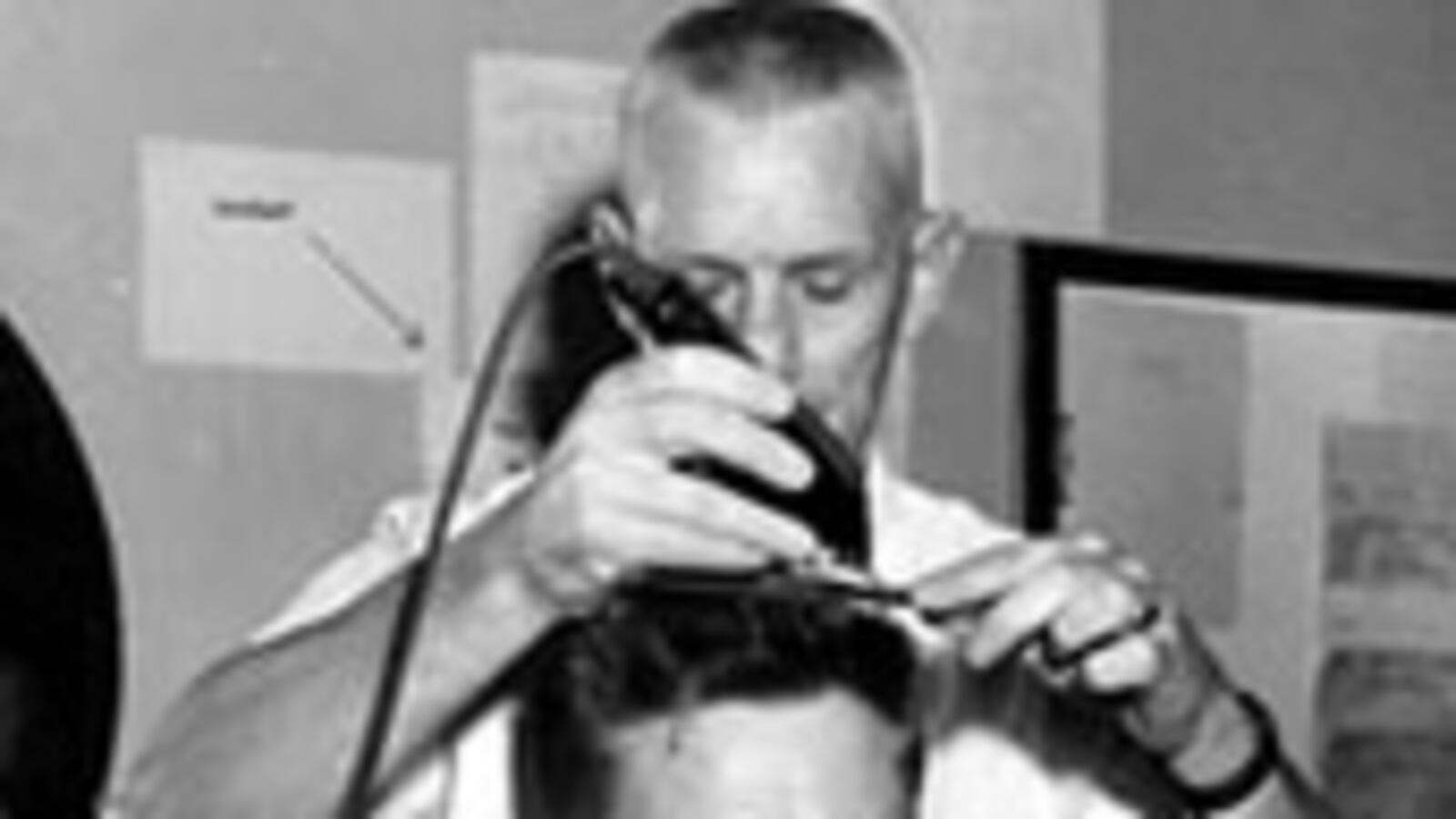 cheats/2009/10/19/elvis-hair-sells-for-15000/celb-auctions---elvis-haircut_57100_ibjnci