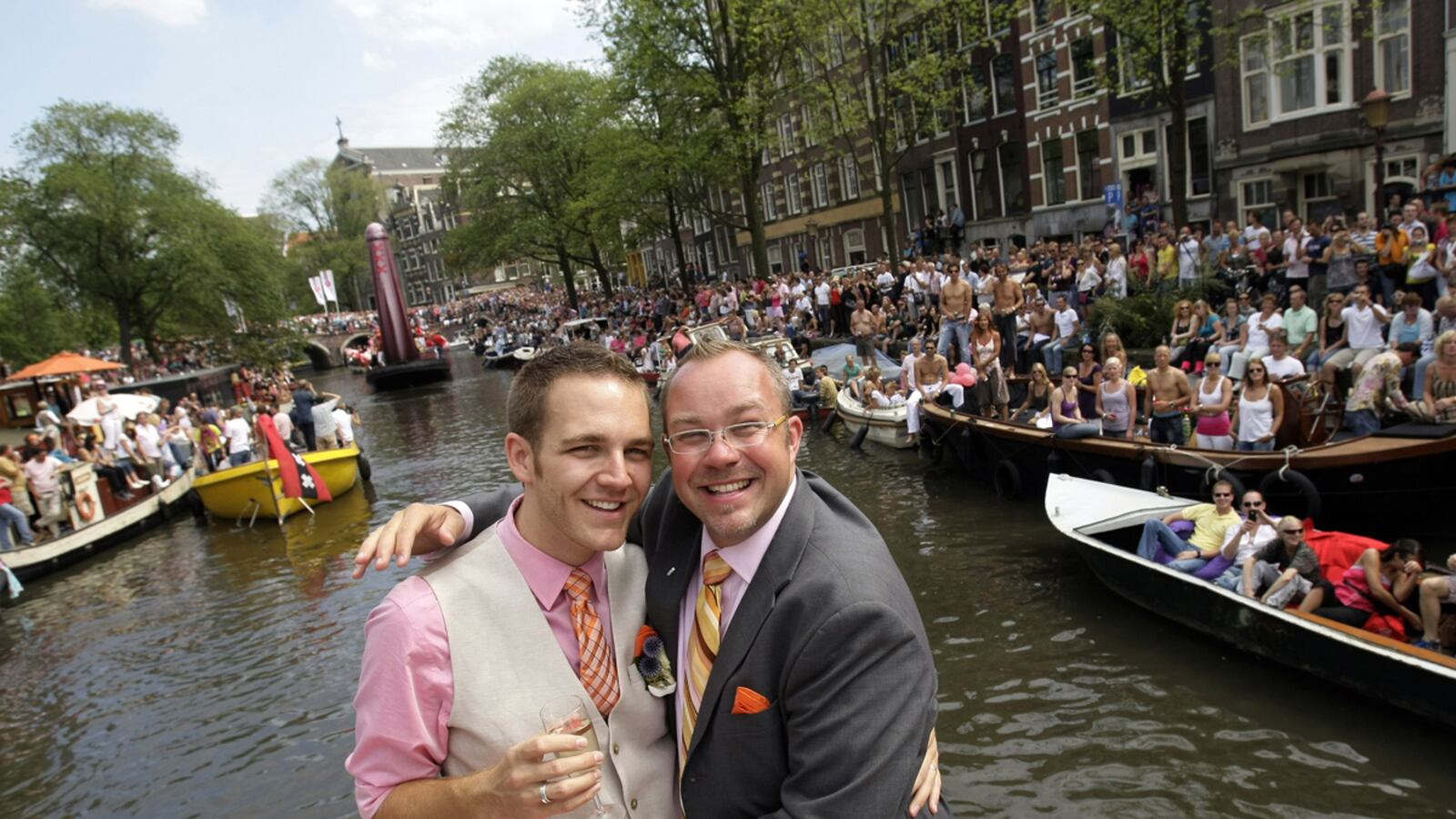 articles/2012/05/15/dutch-advice-to-obama-on-same-sex-marriage/gay-marriage-netherlands-devisser_fg1r9b