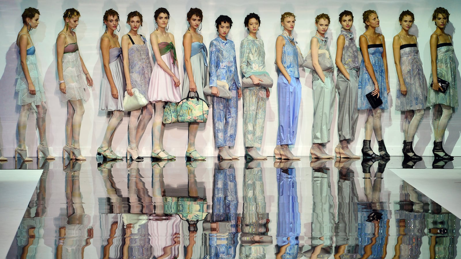 articles/2013/09/20/emporio-armani/130920-armani-tease_chqtbn