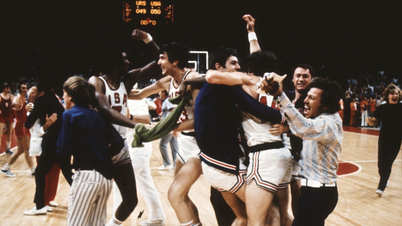 articles/2012/08/05/an-olympic-d-tente-for-the-1972-men-s-basketball-team/usa-russia-basketball-mcmillen_njsneh