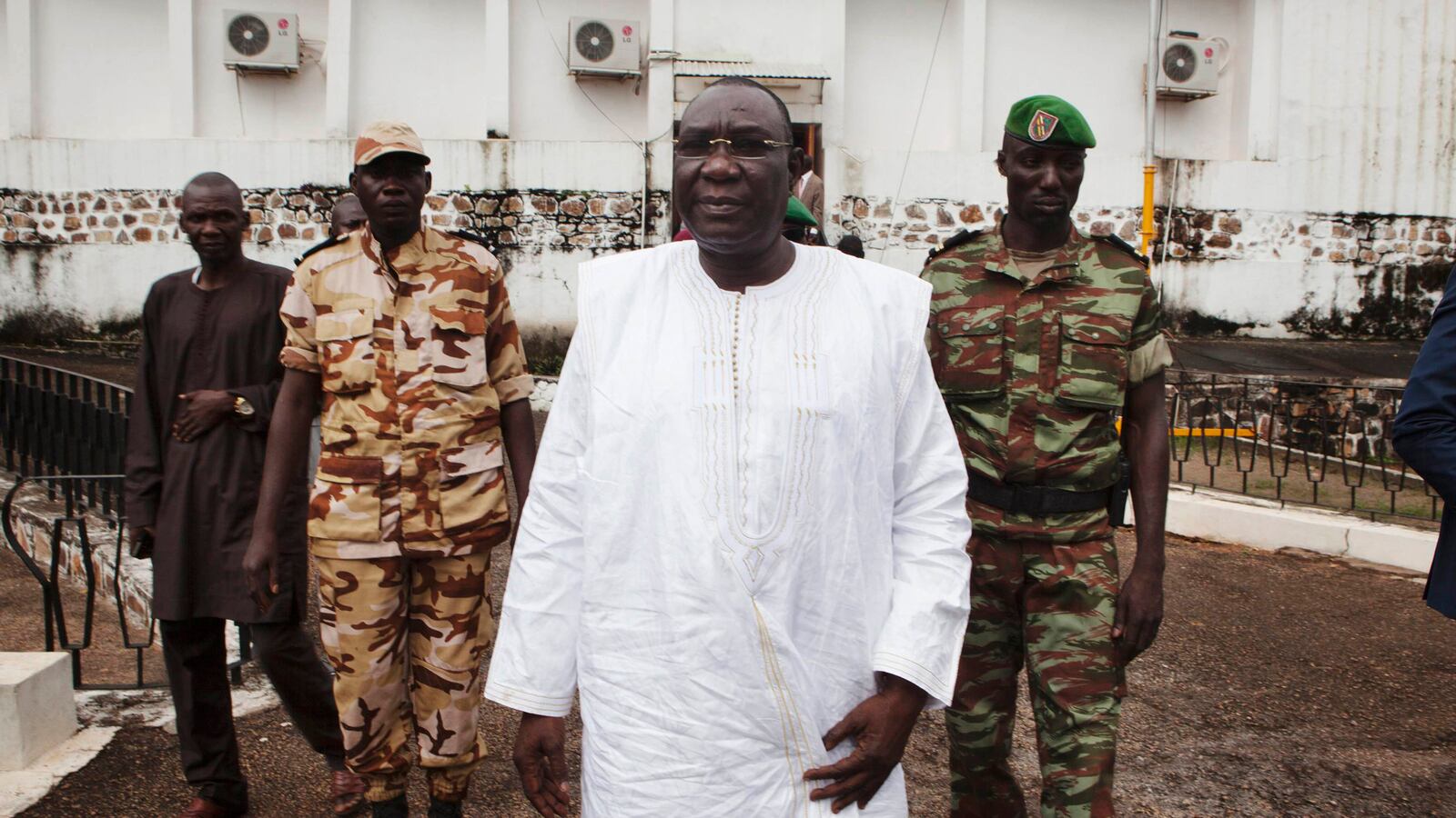 cheats/2014/01/10/central-african-president-quits/140110-michel-djotodia-cheat_gdhanu