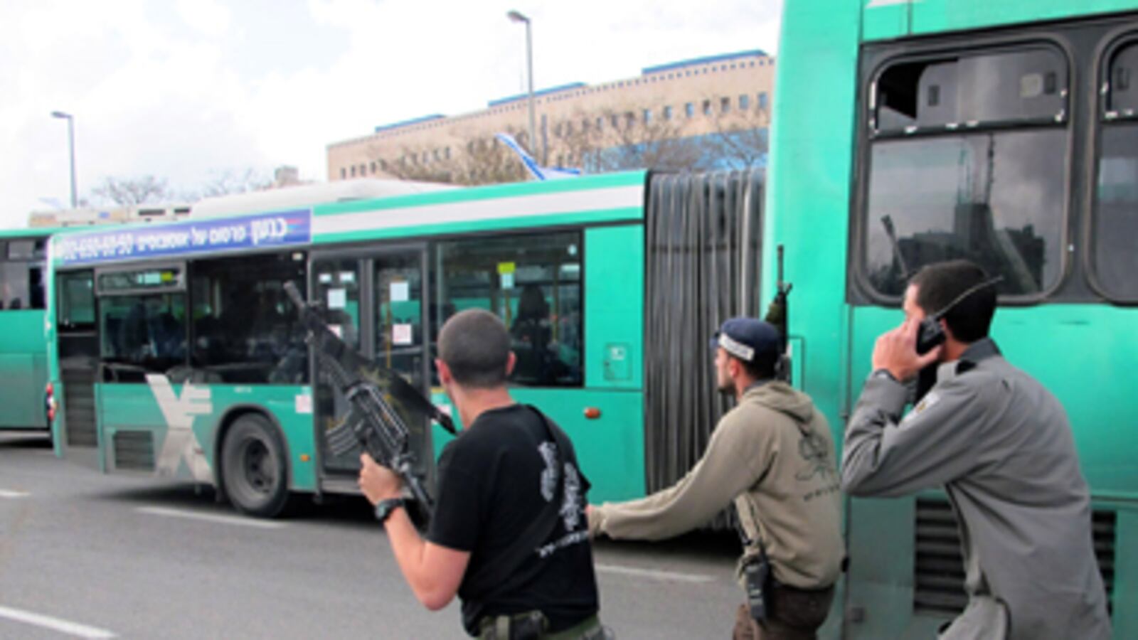 cheats/2011/03/23/jerusalem-bus-bombing-kills-one/jerusalem-bus-explosion-2_tasipg