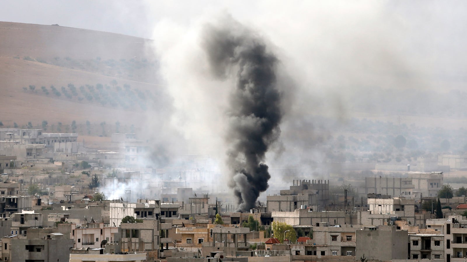 cheats/2014/10/17/u-s-airstrikes-pushing-isis-from-kobani/141017-kobani-airstrike-cheat_szgz4j