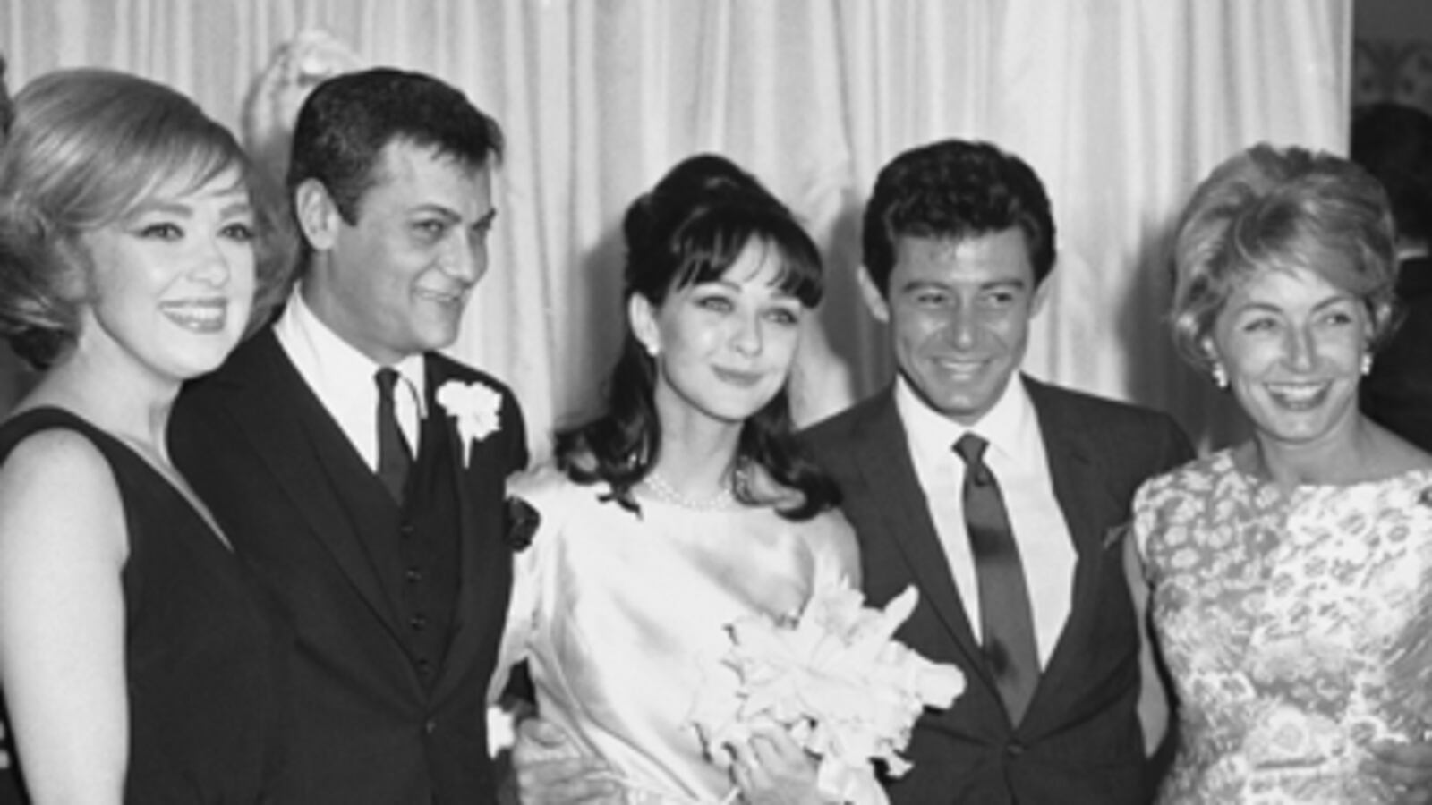 articles/2010/10/01/two-flawed-jewish-geniuses/cohen-tony-curtis_130783_dd1fwo