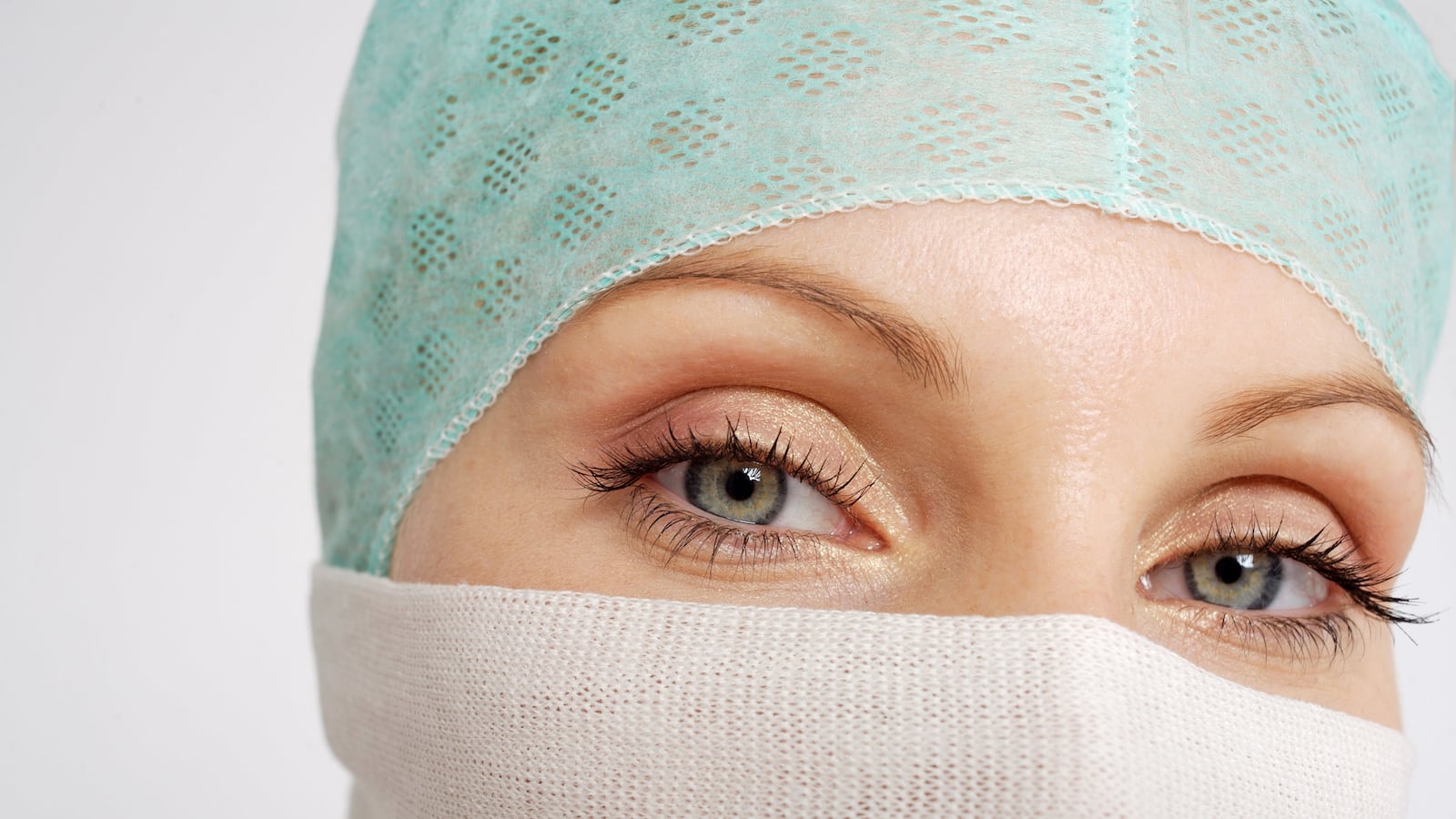 articles/2014/06/09/the-new-face-of-american-medicine-liberal-women/140608-eisinger-female-doctors-tease_thzutf