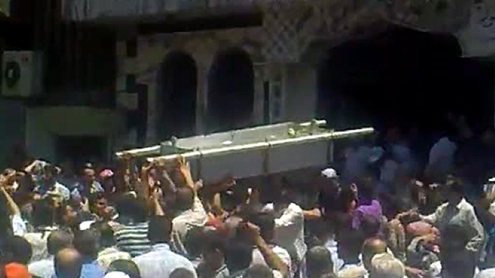 articles/2011/07/22/syrian-violence-in-homs-takes-sectarian-twist-under-bashar-al-assad/syria-violence-babak_fqahnz