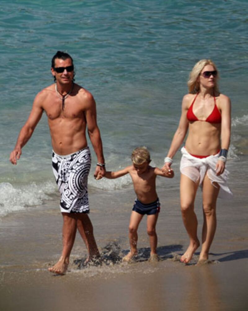 galleries/2010/01/06/stars-with-jersey-shore-abs/celeb-arossdale---stefani_ppkna3