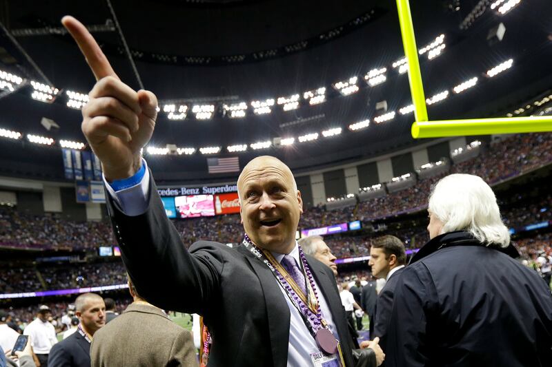 galleries/2013/02/04/katharine-mcphee-jennifer-hudson-more-celebrities-at-super-bowl-xlvii-photos/130203-super-bowl-stars-cal-ripken_inuu12