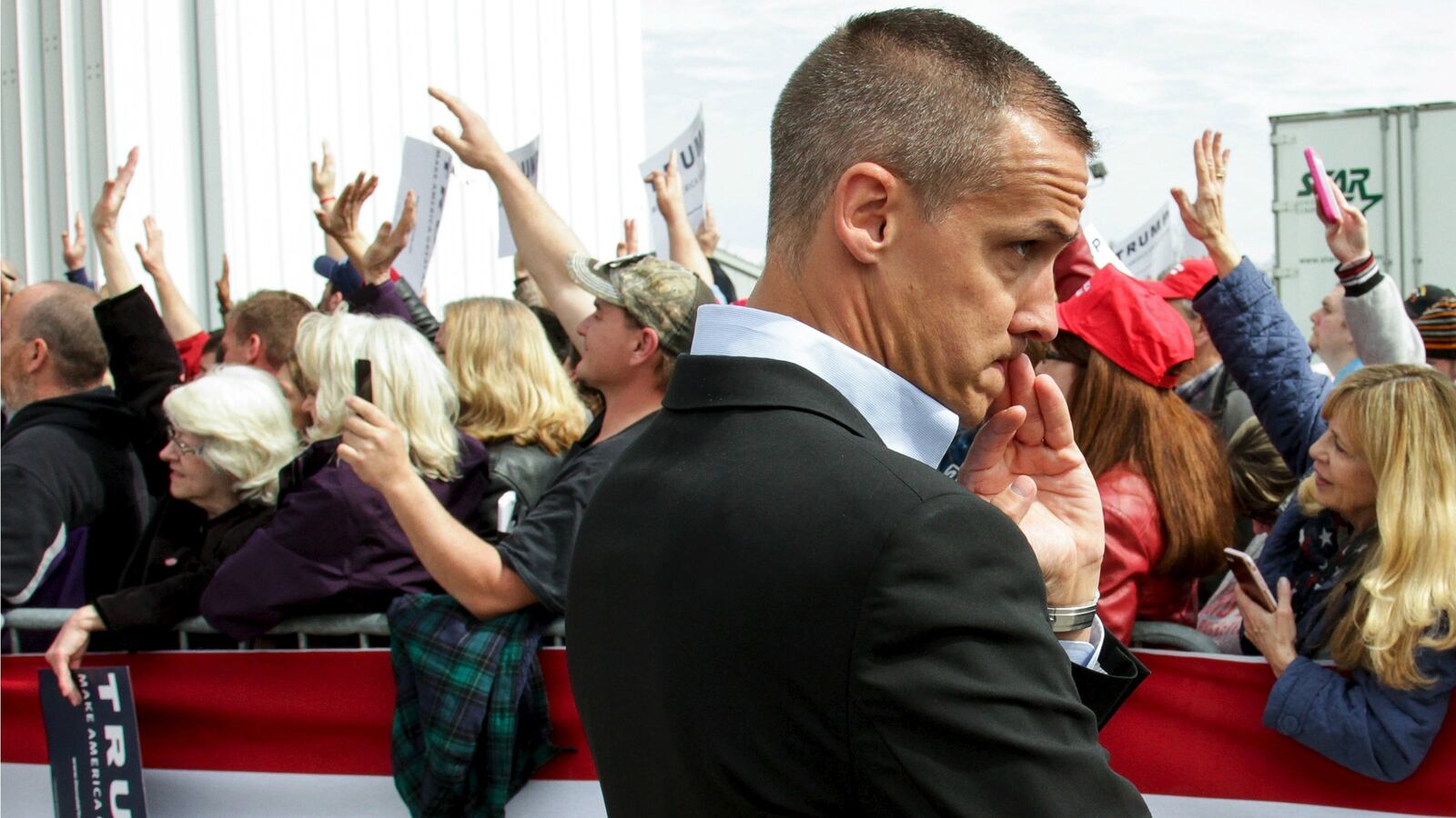 cheats/2016/03/21/report-trump-aide-s-sexually-suggestive-remarks/160321-lewandowski-cheat_gnsyep