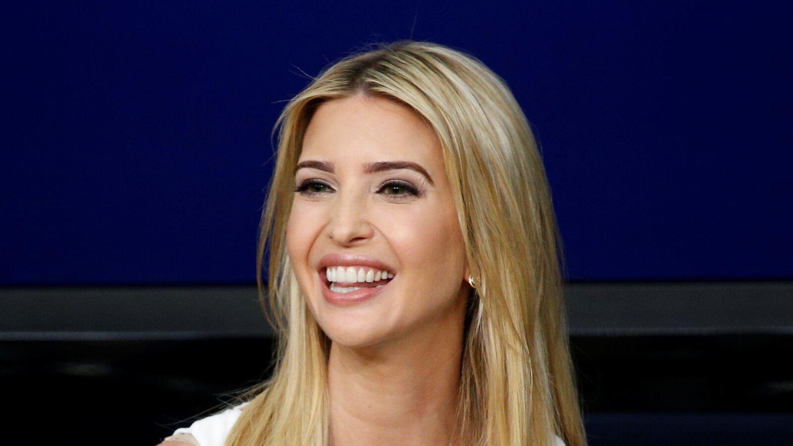 cheats/2017/04/18/ivanka-trump-s-business-got-chinese-trademarks-same-day-she-met-with-chinese-president/170405-ivanka-trump_nqdiiz