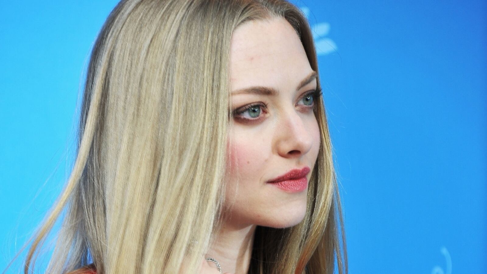 articles/2013/05/23/amanda-seyfried-nabs-another-givenchy-campaign-saks-and-neiman-marcus-to-merge/amanda_seyfried_i7gqug