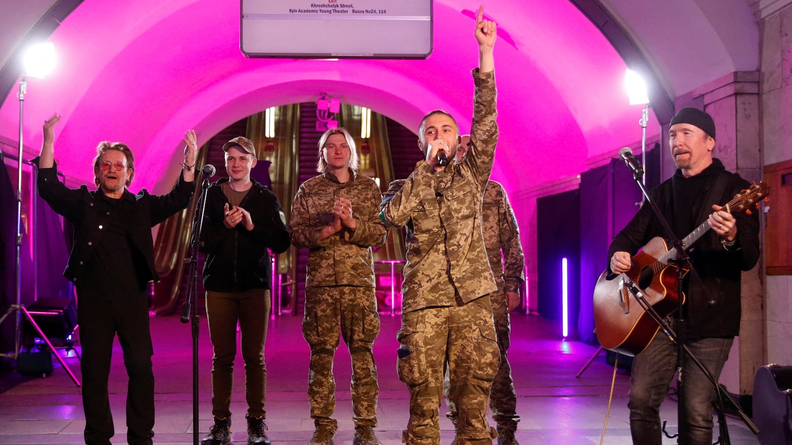 2022-05-08T121502Z_1412094852_RC2Y2U9TKFAZ_RTRMADP_3_UKRAINE-CRISIS-BONO_cbz1mi