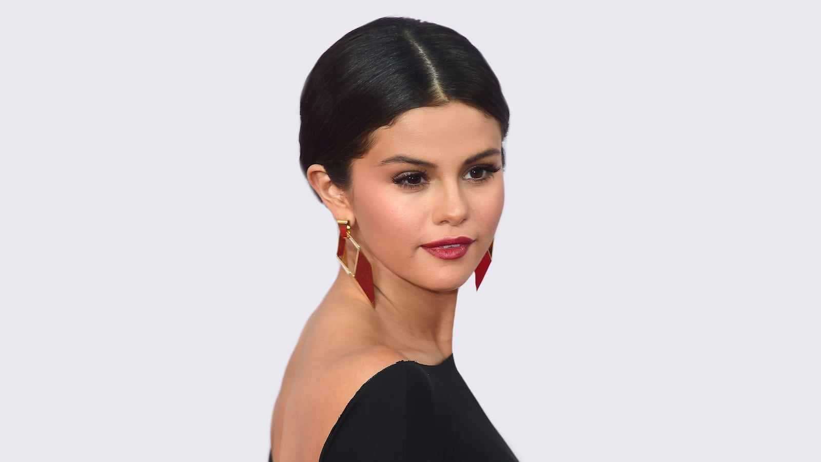 articles/2015/07/21/selena-gomez-is-more-than-her-hotness-rating/150721-zimmerman-gomez-tease_nbxcth