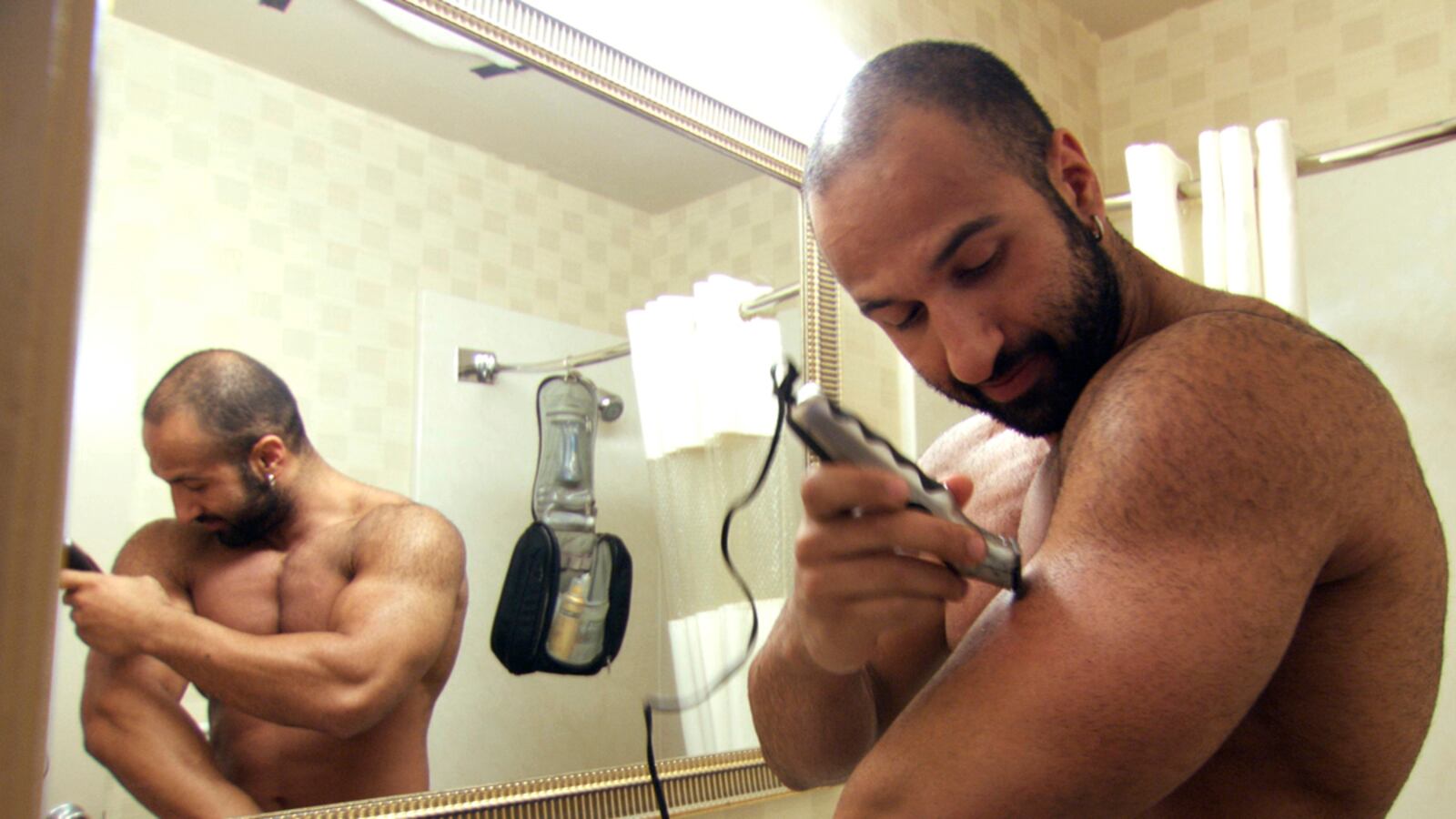 articles/2012/04/27/in-mansome-morgan-spurlock-takes-on-modern-masculinity/mansome-bennett_smkxqu