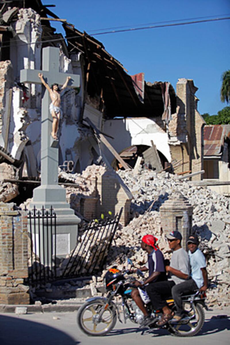 galleries/2010/01/13/earthquake-shakes-haiti/haiti-earthquake-11_mnbugq