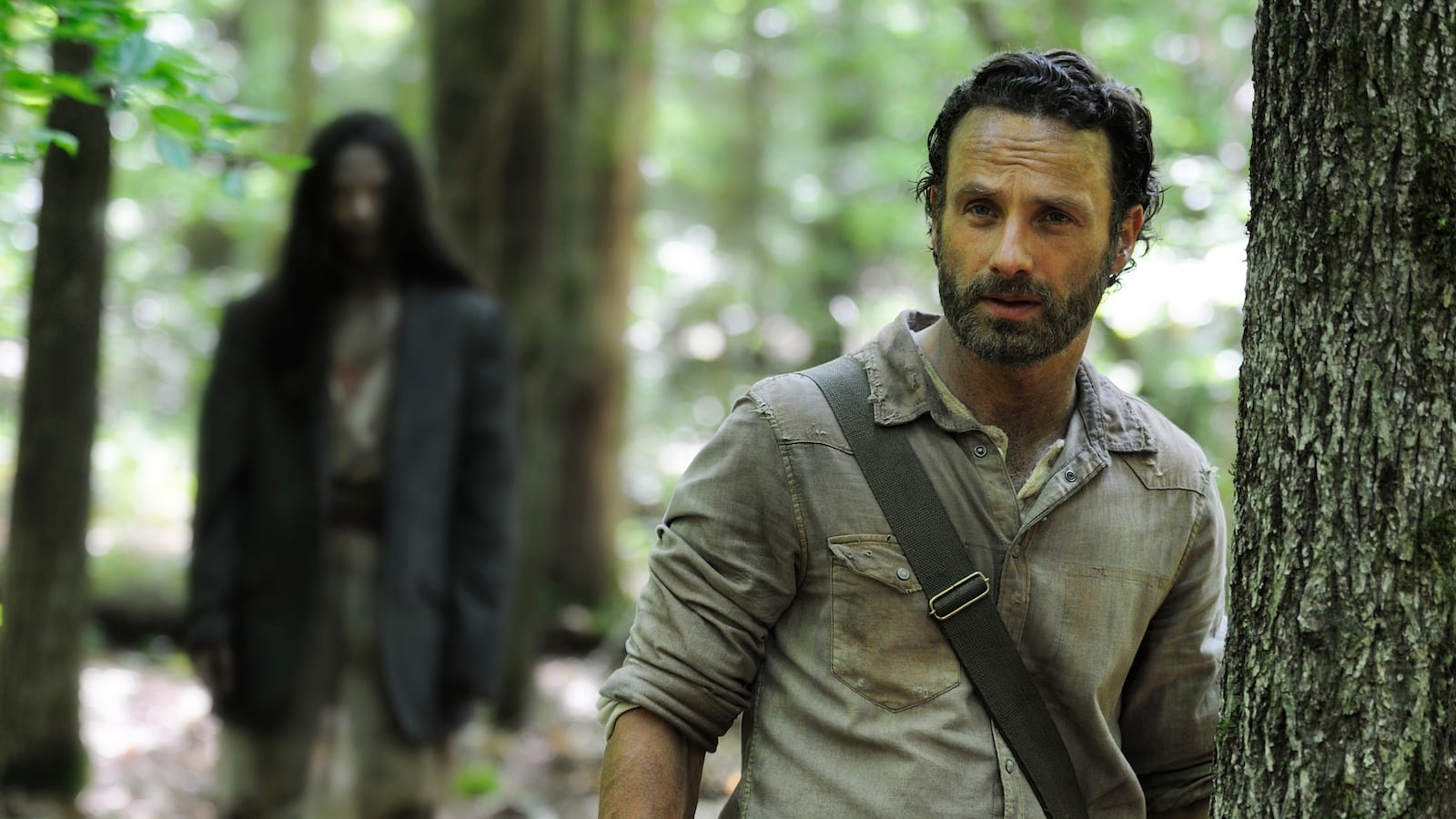 articles/2013/10/13/the-walking-dead-season-4-premiere-reminds-us-why-we-love-this-show/131013-leon-walking-tease_vjqkwf