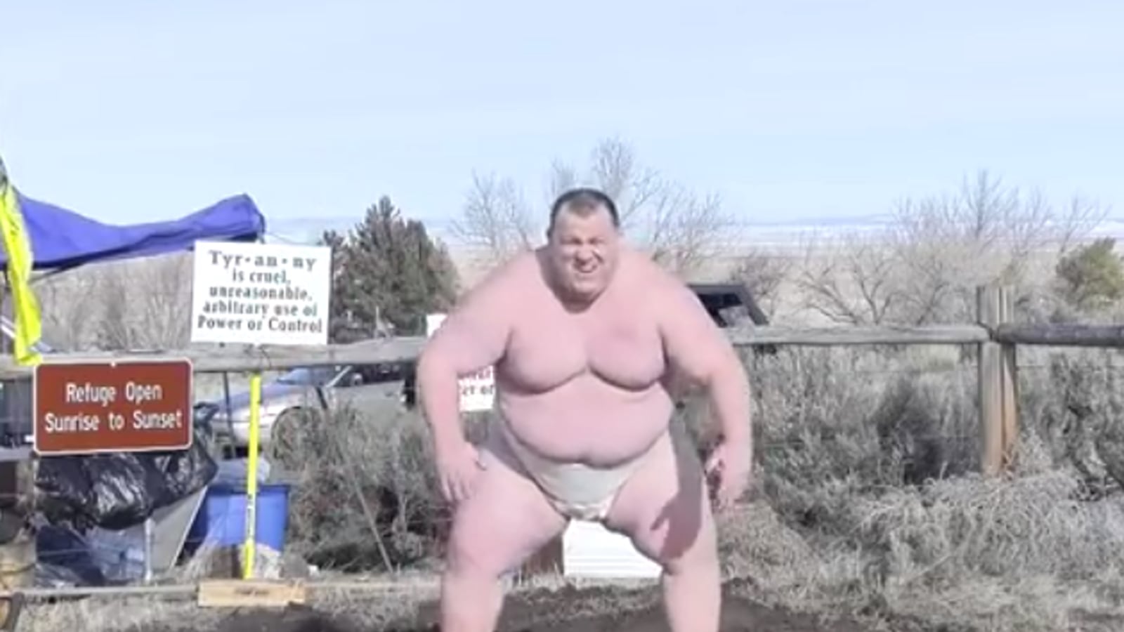 cheats/2016/01/26/militia-sumo-challenge-to-chris-christie/160126-christie-cheat_qdssaj