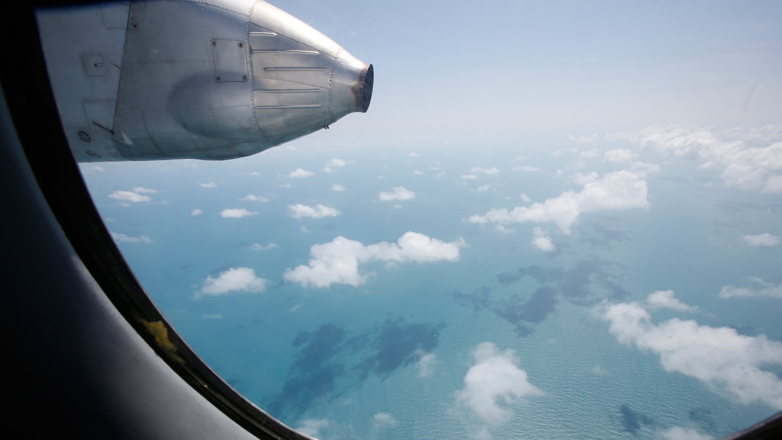 articles/2014/04/09/even-if-pings-lead-to-black-boxes-mh370-is-likely-in-a-million-pieces/140409-irving-plane-tease_gcindn