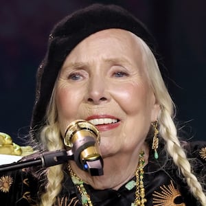 LOS ANGELES, CALIFORNIA - FEBRUARY 04: Joni Mitchell performs onstage during the 66th GRAMMY Awards at Crypto.com Arena on February 04, 2024 in Los Angeles, California. (Photo by Kevin Mazur/Getty Images for The Recording Academy)