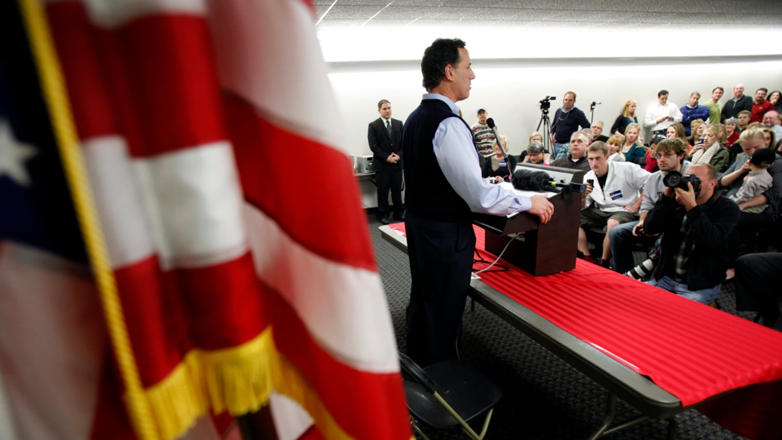 articles/2012/01/01/how-the-iowa-caucuses-work-delegates-secret-ballots-more-details/iowa-caucuse-sessions_upii7y