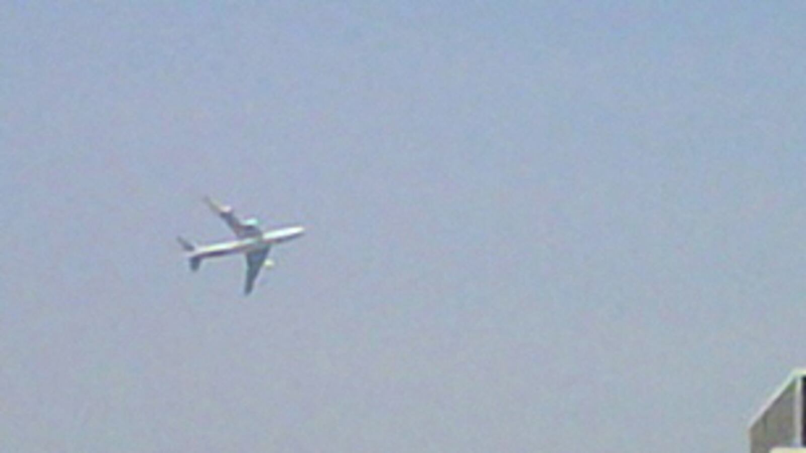 cheats/2009/04/29/obama-orders-jet-scare-probe/low-flying-plane_olmsup