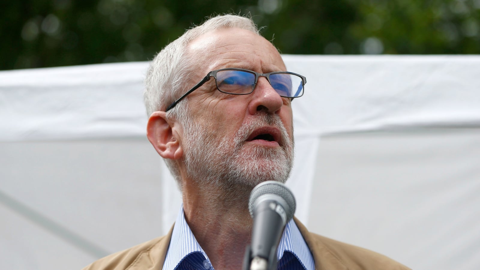 cheats/2016/07/09/corbyn-to-receive-challenge-for-labour-chief/160709-corbyn-challenge-cheat_gq17jx