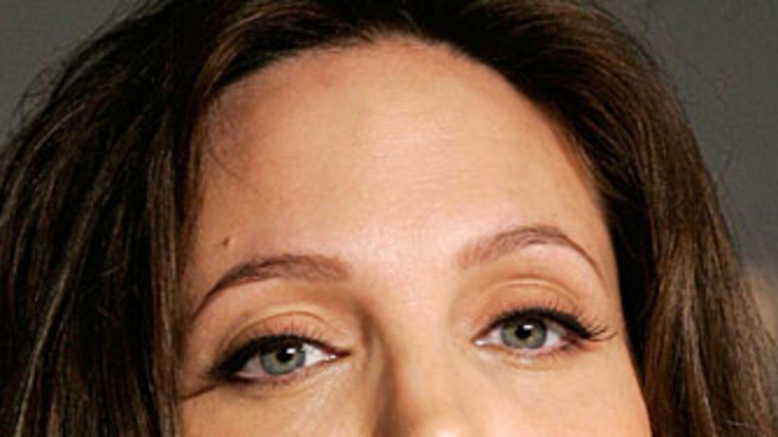 cheats/2008/10/17/the-power-of-angelinarsquos-lips/jolie-lips_seq0f5