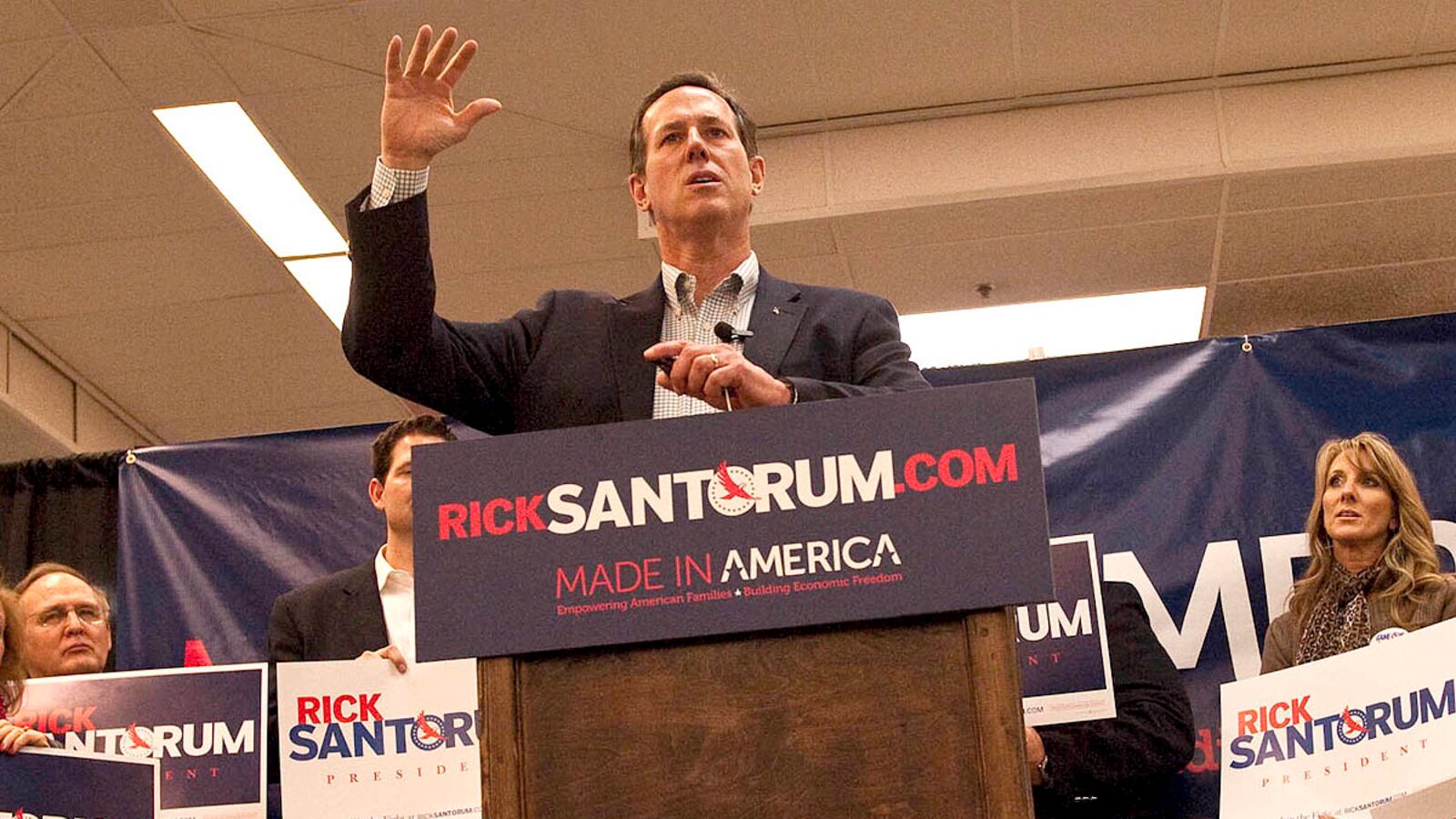 cheats/2012/03/09/santorum-likens-mitt-to-obama/santorum-distrust-cheat_aqwu88