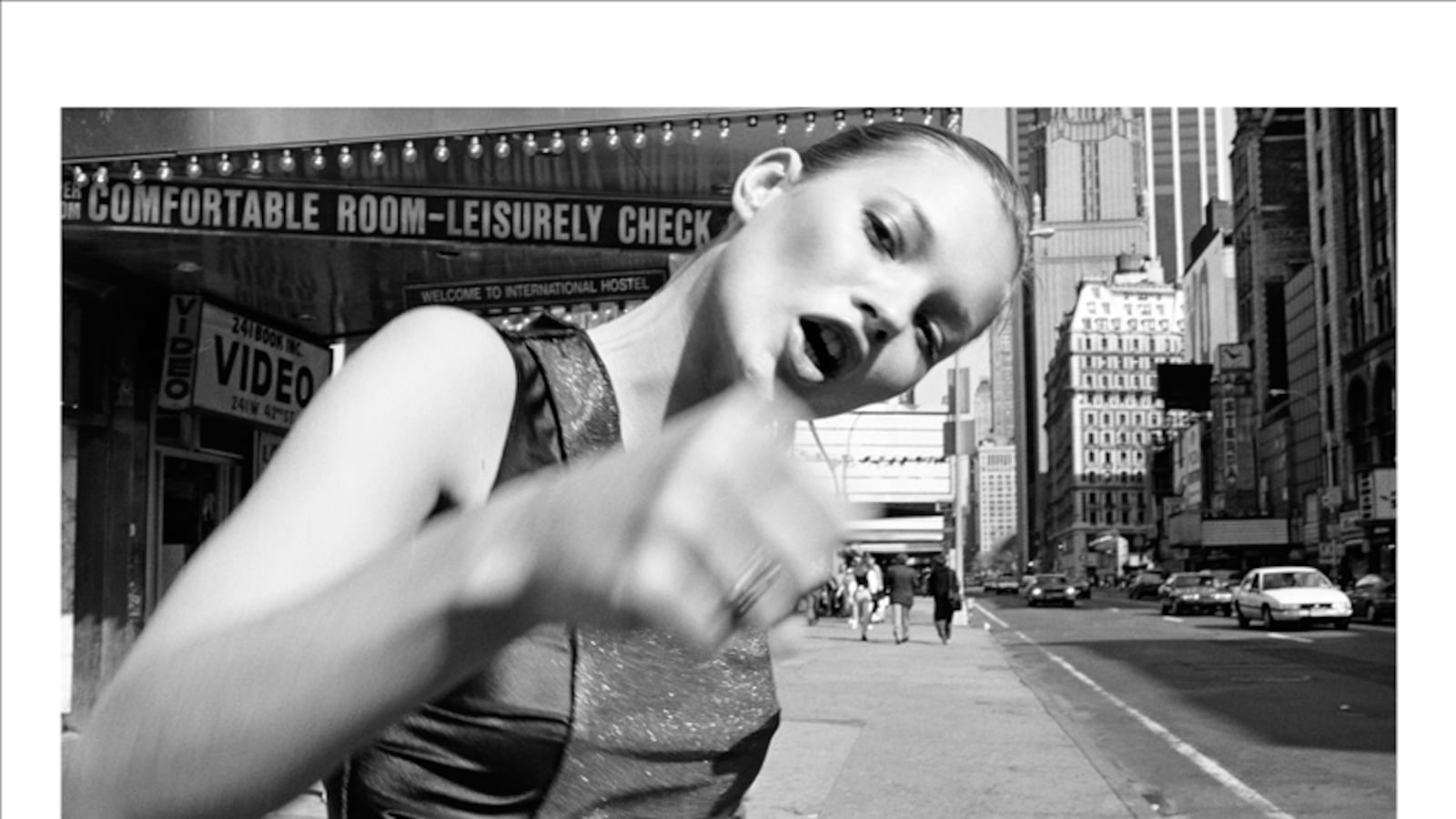 galleries/2011/05/17/the-kate-moss-portfolio-other-stories/kate-moss-exhibit-4_hhli0x