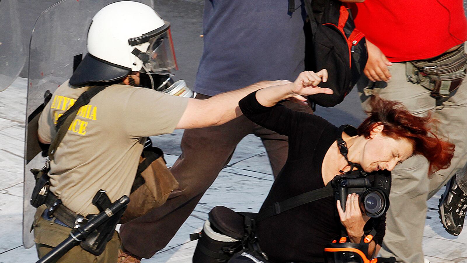 cheats/2011/10/05/greek-public-workers-strike/greece-protests-box_lqw7hs