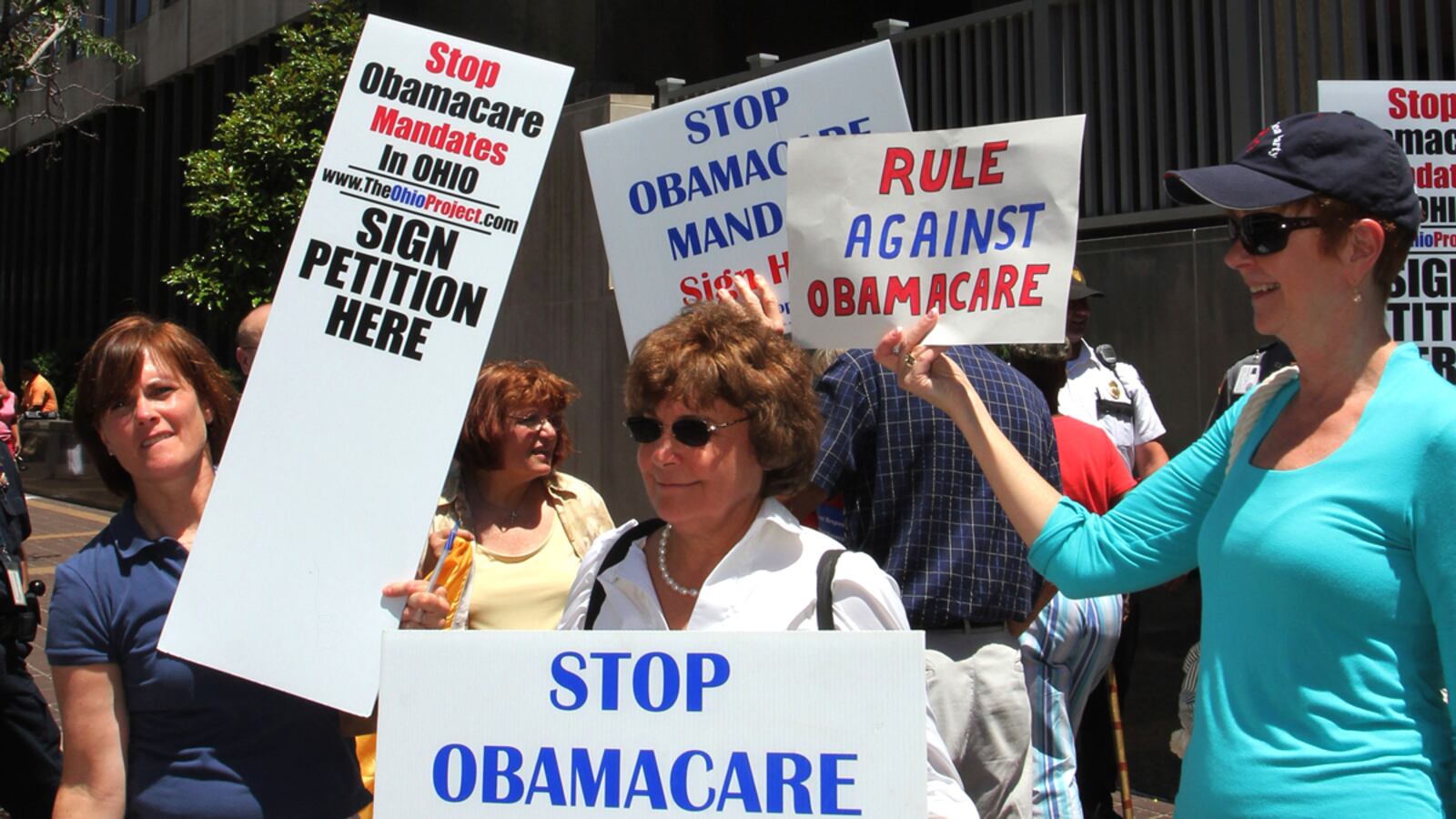 articles/2011/07/07/presidential-elections-2012-health-care-repeal-loses-steam-for-gop/GOP-obamacare-Lawrence-box_gocodv