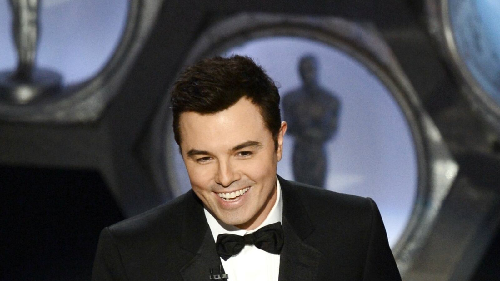 cheats/2013/05/20/macfarlane-not-hosting-oscars-again/130520-seth-macfarlane-oscars-cheat_noo4ns
