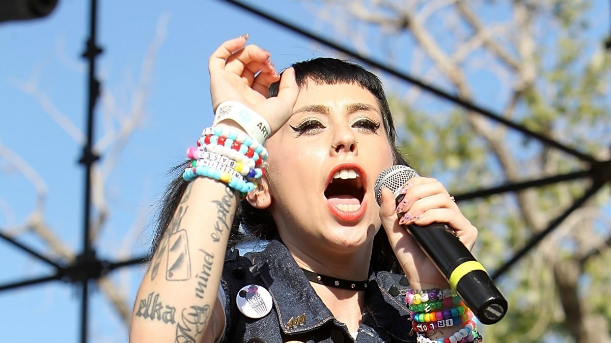 cheats/2013/05/16/rapper-kreayshawn-i-m-pregnant-and-it-sucks/130515-kreayshawn-pregnant-cheat_z0ytrh