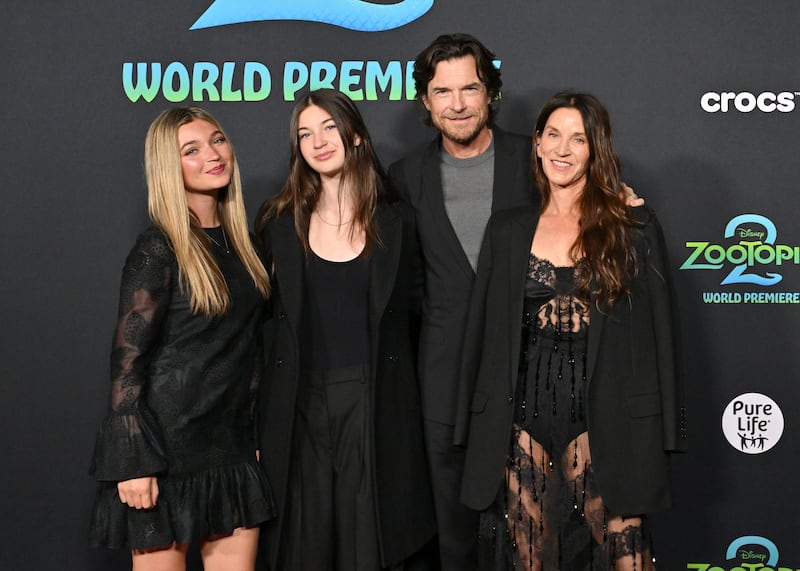 Maple Sylvie Bateman, Francesca Nora Bateman, Jason Bateman, and Amanda Anka