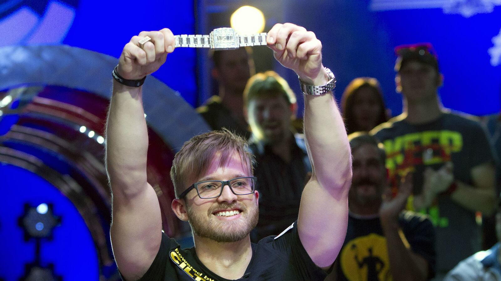 cheats/2014/11/12/swede-wins-poker-world-series-10m/141112-poker-world-series-cheat_wbpcop