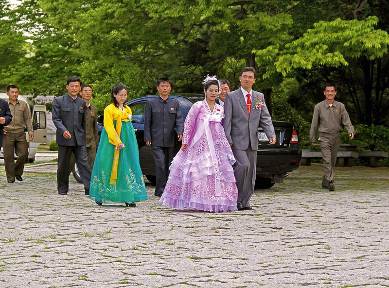 galleries/2014/09/13/inside-the-secret-world-of-north-korea/140911-north-korea-book-anonymous-country-13_diimdd