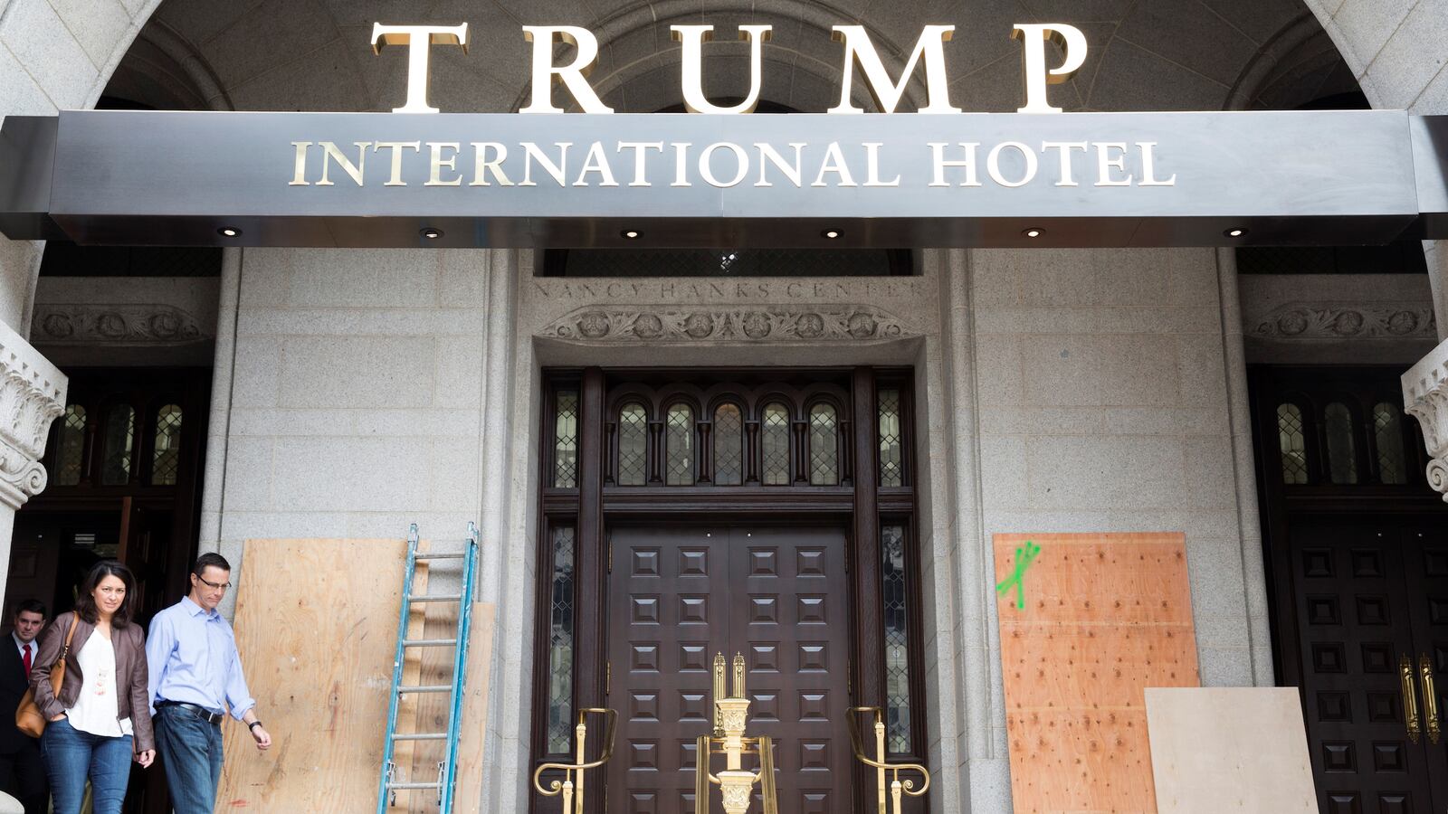 cheats/2016/10/21/new-trump-hotels-will-ditch-name/161021-trump-hotel-cheat_l2tdel