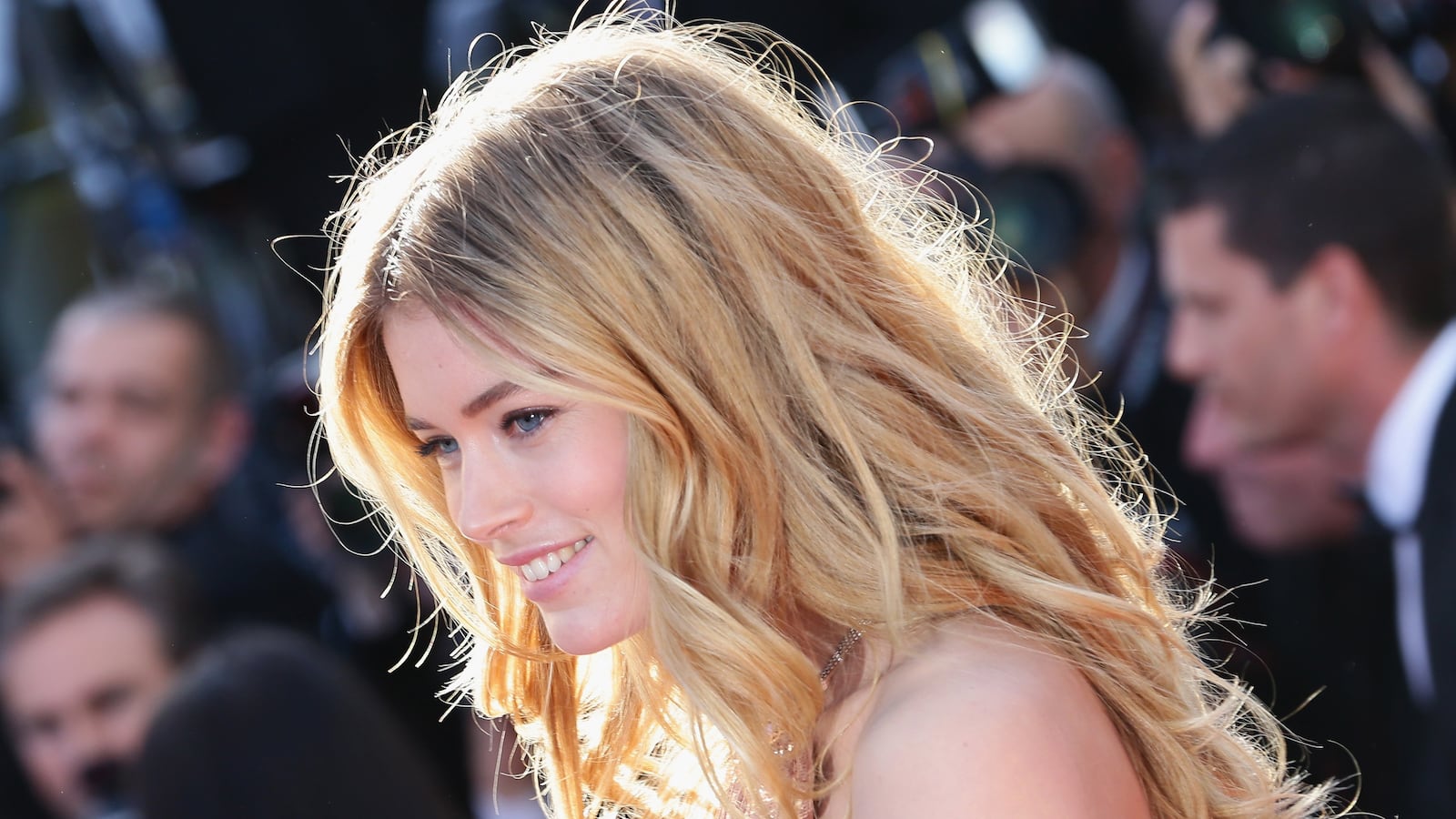 articles/2014/02/06/doutzen-kroes-is-expecting-tavi-gevinson-lands-another-book-deal/130517-cannes-heist-tease_uocury